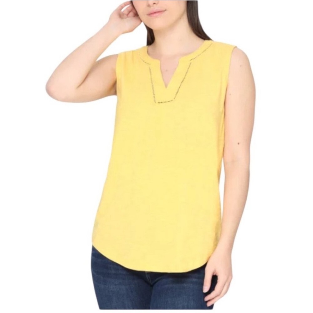 XXL: Tahari Sleeveless shirt